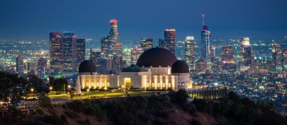 the griffith observatory at night